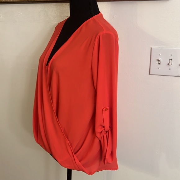 Lush Elegant and Beautifully Designed Lightweight Blouse, Sz. S. - Picture 5 of 11
